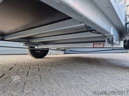 Blyss Niki weiß Rampe Seitentür 2024 direkt