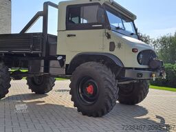 Mercedes Benz Unimog 404