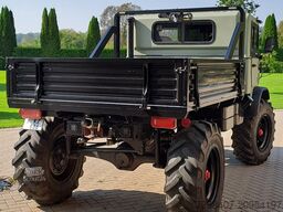 Mercedes Benz Unimog 404