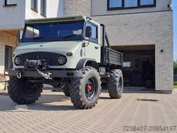 Mercedes Benz Unimog 404
