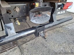 MAN TGL 8.180 4x2 BL 6-Sitzer / 2 Liegen Möbelkoffer