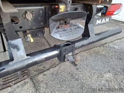 MAN TGL 8.180 4x2 BL 6-Sitzer / 2 Liegen Möbelkoffer