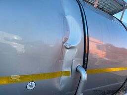 KÄSSBOHRER 32m² V2A Bitumentankauflieger /leicht beschädigt
