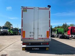 KRAKER ca. 92 m³ Schubboden/10mm Boden/Funk/Auch Miete!