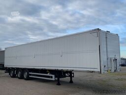  Wingliner_ hydraulische Schwenkwände_ Lenkachse