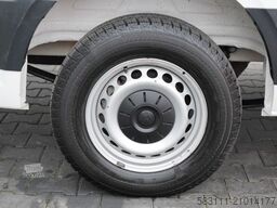 VOLKSWAGEN CRAFTER  / 2.0 D / FURGON BLASZAK / DMC: 3500 KG