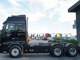 VOLVO FH16 / 700 / 6x4 / HYDRAULIKA / RETARDER / 3 OSI