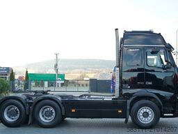 VOLVO FH16 / 700 / 6x4 / HYDRAULIKA / RETARDER / 3 OSI