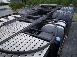 VOLVO FH16 / 700 / 6x4 / HYDRAULIKA / RETARDER / 3 OSI