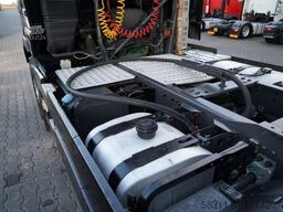 VOLVO FH16 / 700 / 6x4 / HYDRAULIKA / RETARDER / 3 OSI