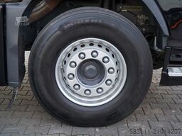 VOLVO FH16 / 700 / 6x4 / HYDRAULIKA / RETARDER / 3 OSI