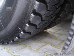 VOLVO FH16 / 700 / 6x4 / HYDRAULIKA / RETARDER / 3 OSI