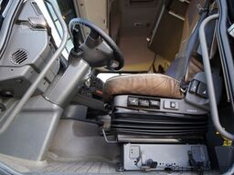 VOLVO FH16 / 700 / 6x4 / HYDRAULIKA / RETARDER / 3 OSI