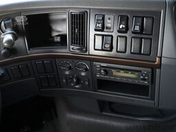 VOLVO FH16 / 700 / 6x4 / HYDRAULIKA / RETARDER / 3 OSI