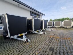 Variant schwarzer Kofferanhänger mit Rampe