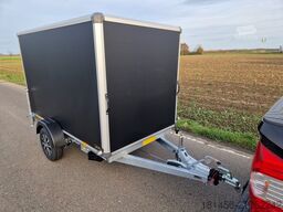 Variant schwarzer Kofferanhänger mit Rampe