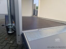 Variant schwarzer Kofferanhänger Rampe Seitentür