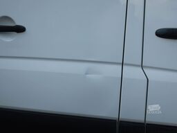 VOLKSWAGEN Crafter Pritsche 35 mittel L2 Doka/Klima/Nr. 230