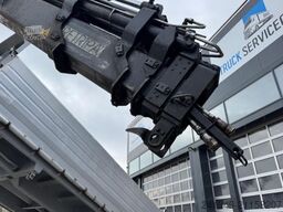 MERCEDES-BENZ Arocs 3243 8x4 Hiab 166-4