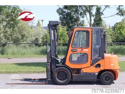 Doosan D35C-5 | SIDESHIFT & FORKSPREADER