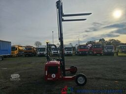 Moffett Mitnahmestapler 4 Wege Allrad NX Typ M 4 20.3