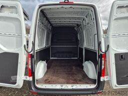 MERCEDES-BENZ Sprinter Kasten 215 CDI*Temp*Camera*Sitzheizung*