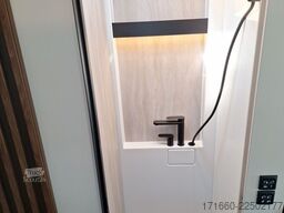 BÜRSTNER Signature SFT 7.1 180PS, 300AH, Markise, SAT+TV