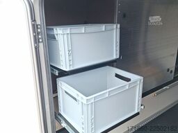 BÜRSTNER Signature SFT 7.5 AHK, Combi 6 E, SAT+TV,MARKISE