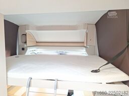 BÜRSTNER Signature SFT 7.5 AHK, Combi 6 E, SAT+TV,MARKISE