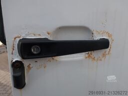 MERCEDES-BENZ Vario 814 DOKA / 1 Hand / 4 Sitze / Nr. A7