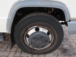 MERCEDES-BENZ Vario 814 DOKA / 1 Hand / 4 Sitze / Nr. A7