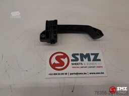 Caterpillar Handle GP window left Caterpillar