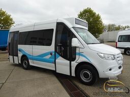 MERCEDES-BENZ eSprinter 14 Sitze Electric Range: 300 km