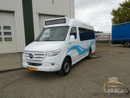 MERCEDES-BENZ eSprinter 14 Sitze Electric Range: 300 km