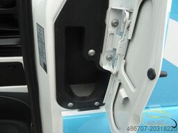 MERCEDES-BENZ eSprinter 14 Sitze Electric Range: 300 km