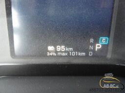 MERCEDES-BENZ eSprinter 14 Sitze Electric Range: 300 km
