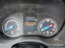 MERCEDES-BENZ eSprinter 14 Sitze Electric Range: 300 km