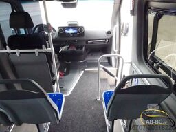 MERCEDES-BENZ eSprinter 14 Sitze Electric Range: 300 km