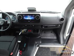 MERCEDES-BENZ eSprinter 14 Sitze Electric Range: 300 km