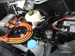 MERCEDES-BENZ eSprinter 14 Sitze Electric Range: 300 km