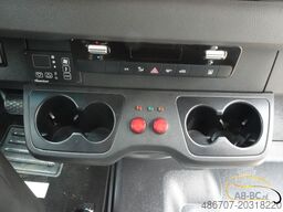 MERCEDES-BENZ eSprinter 14 Sitze Electric Range: 300 km