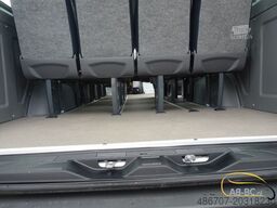 MERCEDES-BENZ eSprinter 17 Sitze Electric Range: 465 km