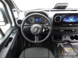 MERCEDES-BENZ eSprinter 17 Sitze Electric Range: 465 km
