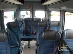 MERCEDES-BENZ eSprinter 17 Sitze Electric Range: 465 km