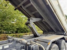 Mercedes-Benz Actros 3336 /6x4/Kipper+Fassi F155/Eu5/130tkm