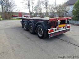 Schwarzmüller kurzes 3- Achs Chassis ADR für Chemie Spezialbe...