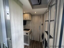 Volvo FH Occasion paardenvrachtwagen Roelofsen specia...