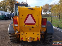 JCB 537 135 JCB 537 125 telehandler with remote con...