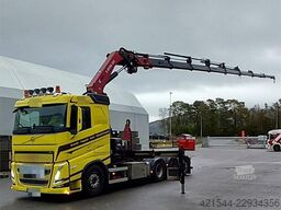Volvo FH540 8x4 Tridem truck with 35 tm Hiab crane and 2