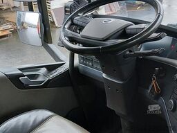 Volvo FH540 8x4 Tridem truck with 35 tm Hiab crane and 2